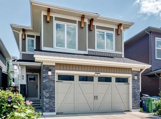 86 W Carringvue Mnr NW, Calgary, AB T3P 1L7
