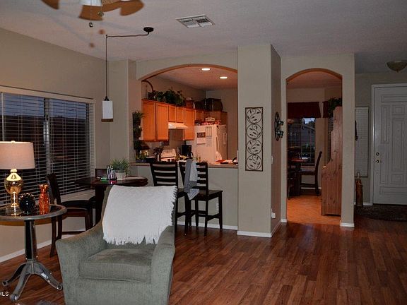 3rd image of 1060 E Indigo Dr