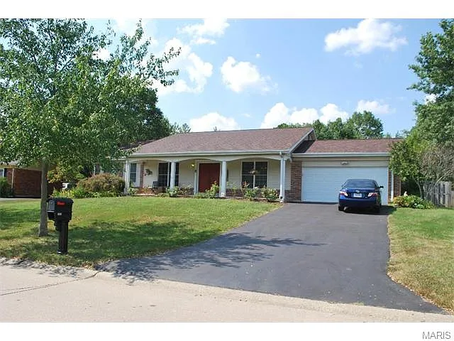 323 Glan Tai Dr photo 1