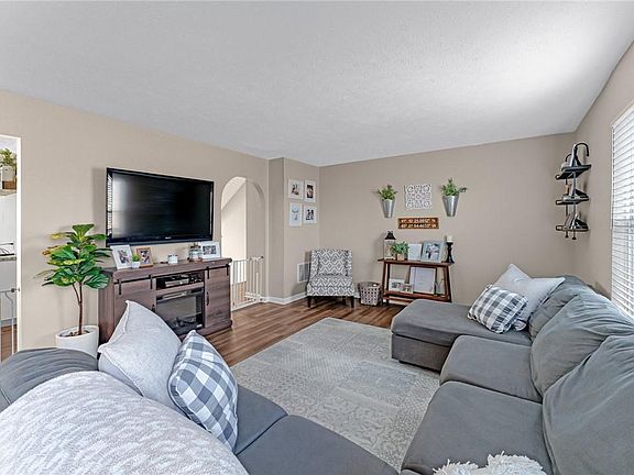 2nd image of 227 Mountain Dr
