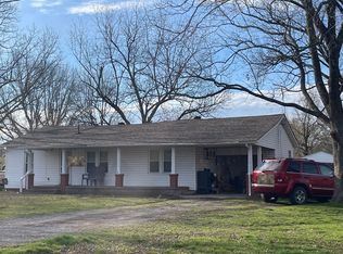 1202 SE 12th St, Wagoner, OK 74467