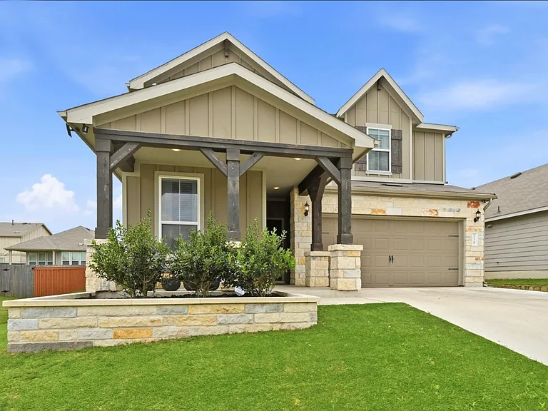 210 Purple Heart Dr — Photo 2
