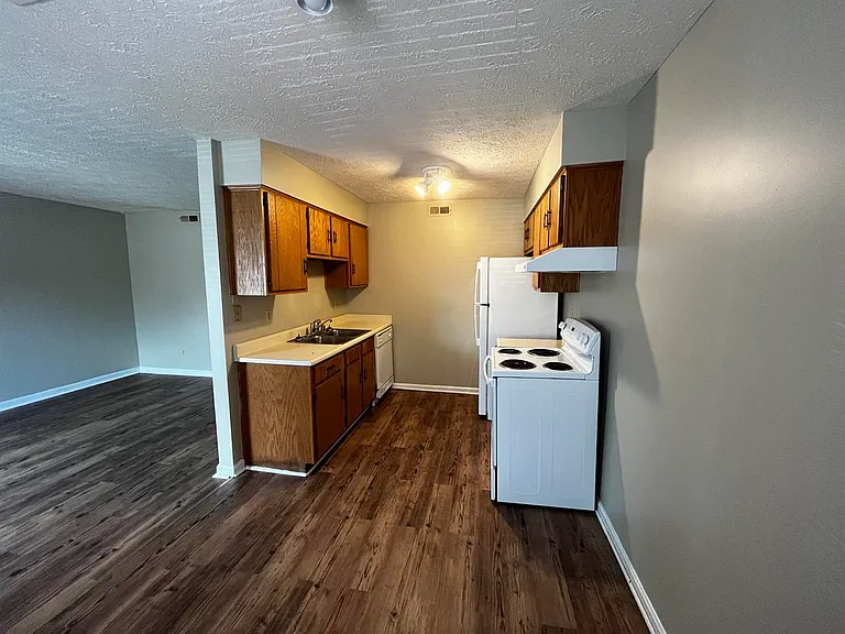 1085 N Buckman St #C1 — Photo 4