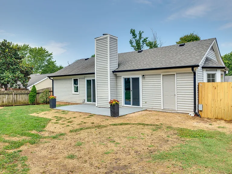520 Riverview Dr — Photo 52