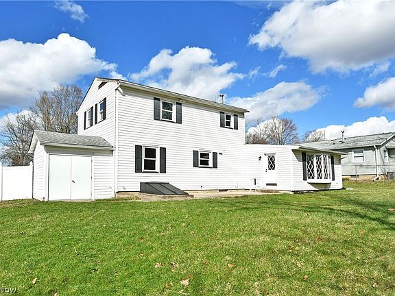 3rd image of 105 Fairview Ave