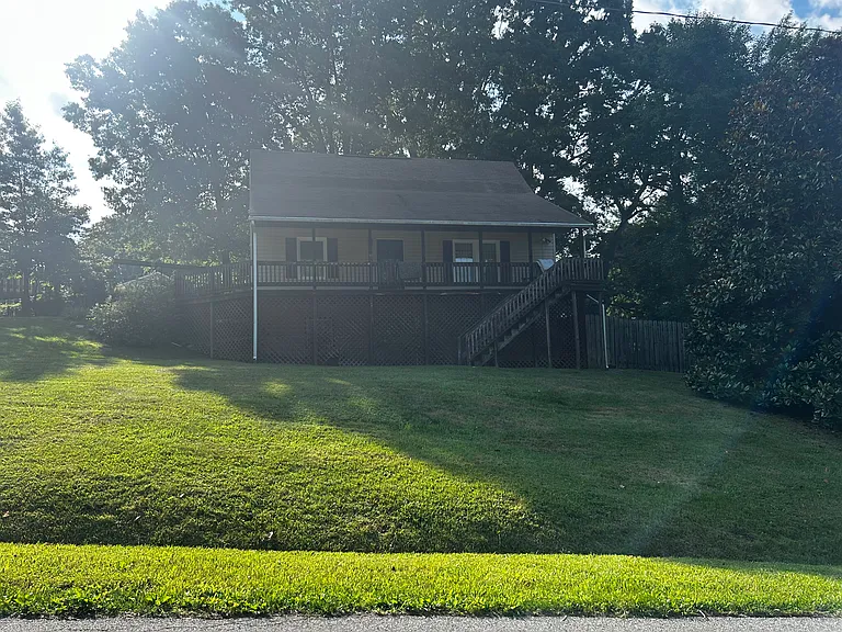 Lyle Ln — Photo 27