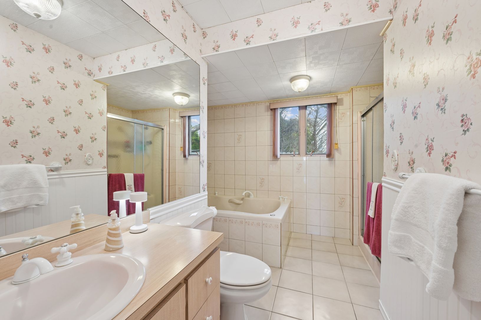 1st fl Bathroom