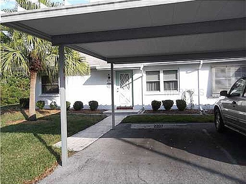 1st image of 2207 Canterbury Ln
