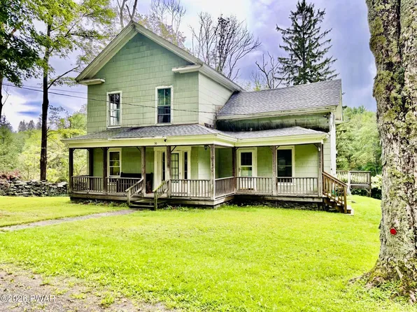 30 Preacher Rd, Lake Como, PA 18437