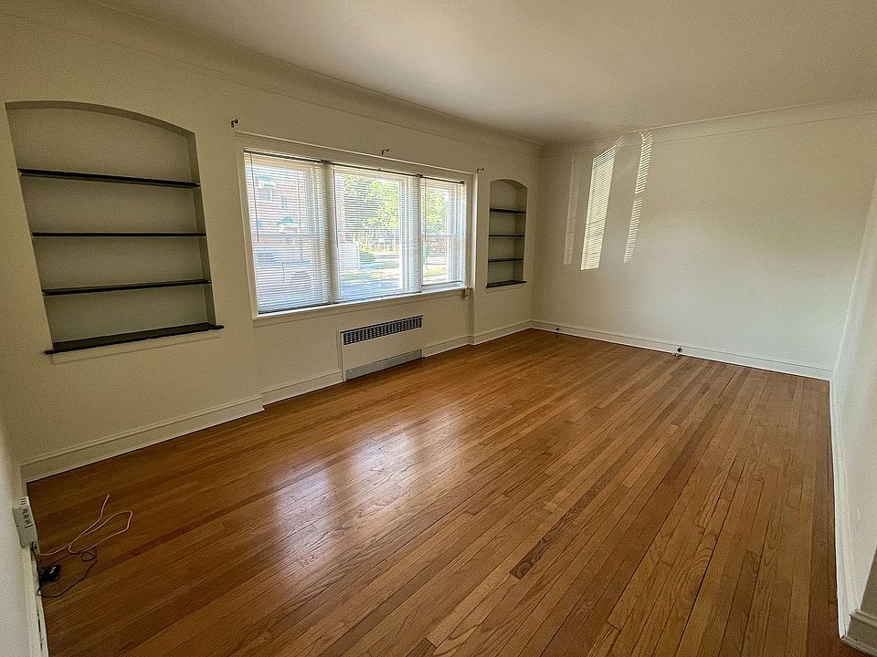 1st image of 6405 W Roscoe St #1W