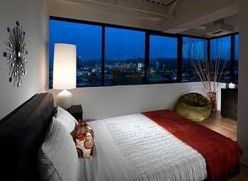 2nd image of 5825 W Sunset Blvd APT 905