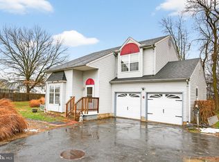 6 Harmony Ct, Newark, DE 19711