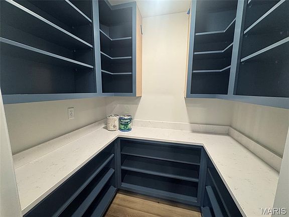 5th image of 3004 Scott Rd