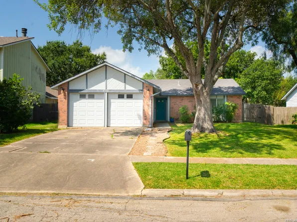 4726 Crested Grv, San Antonio, TX 78217