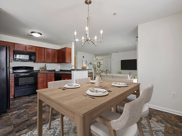 The Residences at Seven Gables — Photo 4