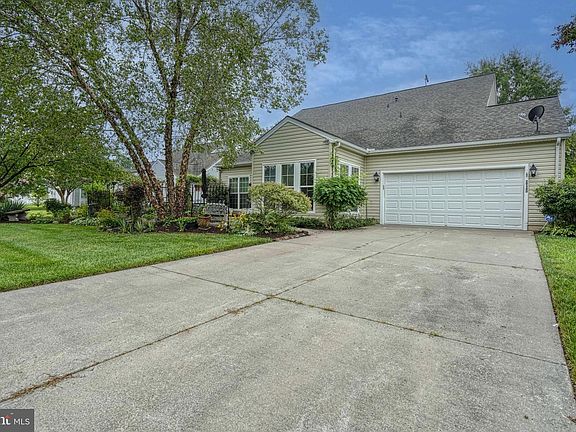 4th image of 29580 Charles Dr