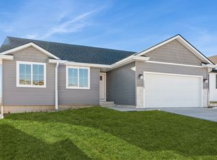 2648 21st St SW, Altoona, IA 50009