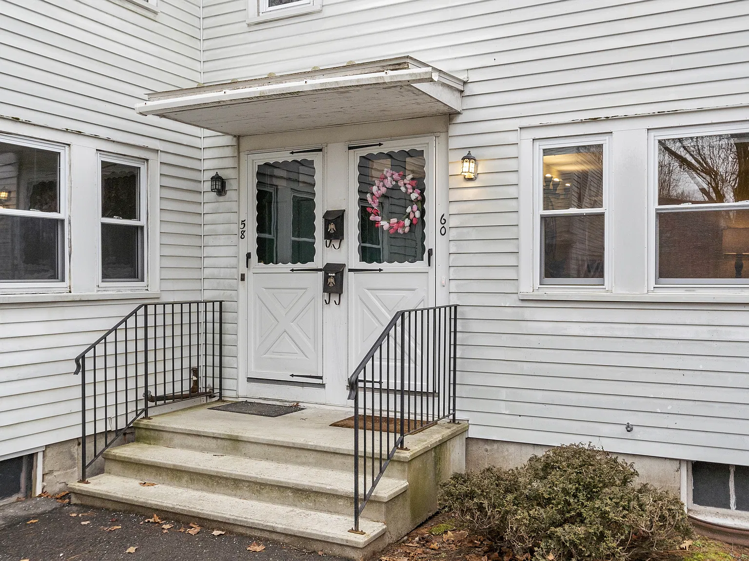 2 bed, 800 sqft, $2,400 — Photo 2