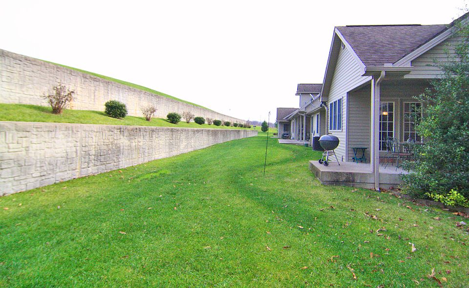 1st image of 3020 Beavercreek Dr