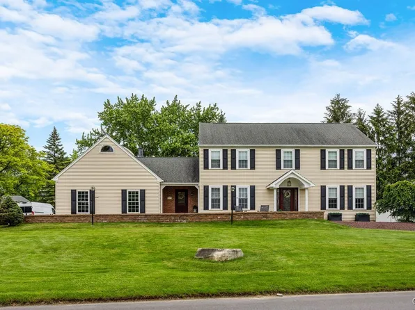 8213 Jaguar Path, Liverpool, NY 13090