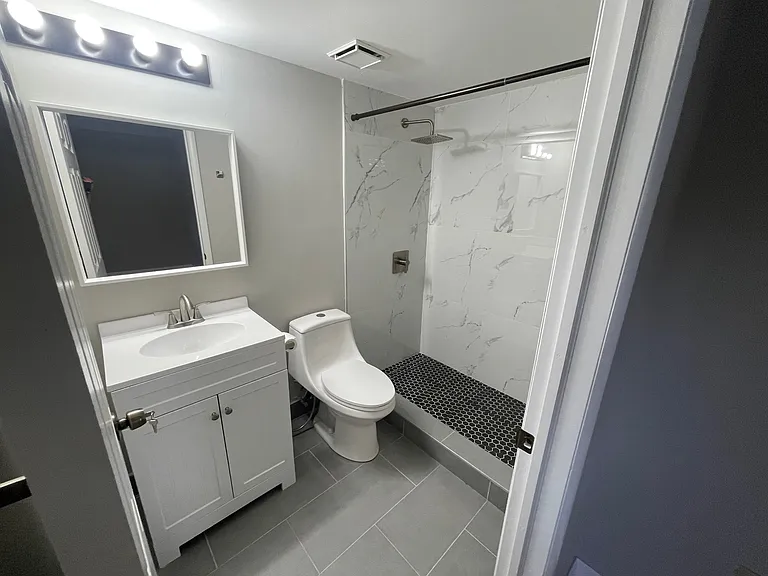 251 Palm Cir W #201 — Photo 7