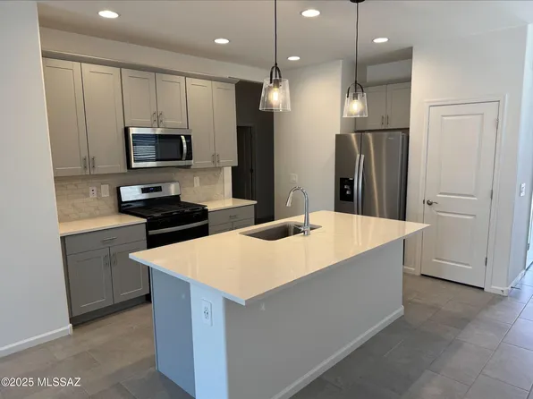 10336 W Granderson St, Marana, AZ 85653