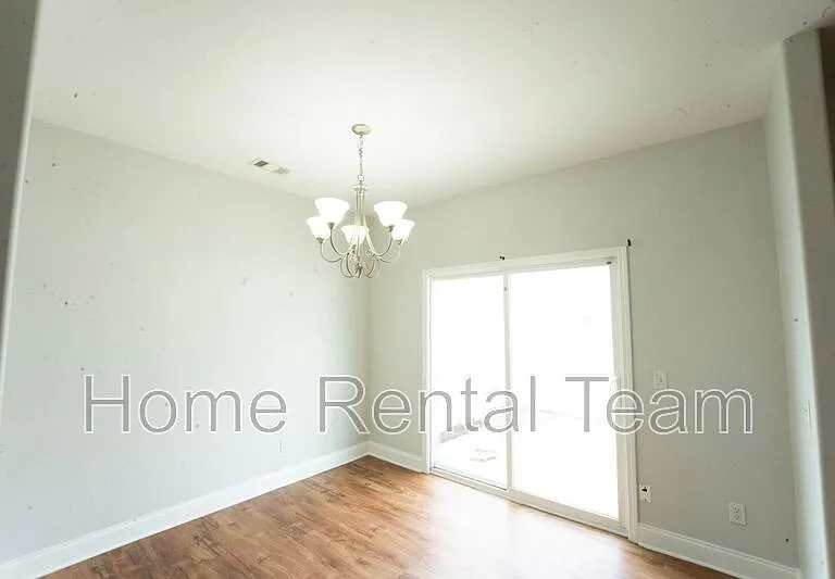 573 Governor Treutlen Cir — Photo 9