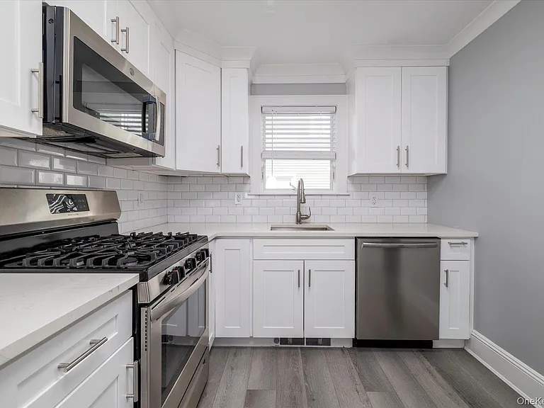 121 Raymond St #1 — Photo 11