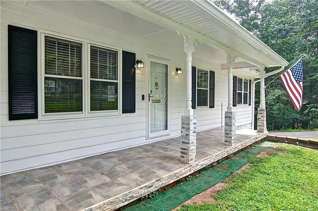 3 bed, 2.0 bath, 1154 sqft, $2,200 — Photo 1