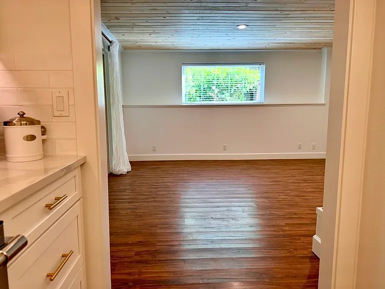 623 Carol Way #B — Photo 30
