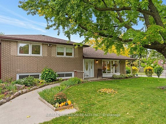 2nd image of 1 Rosegrove Pl