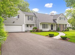 59 King Philip Cir, Warwick, RI 02888