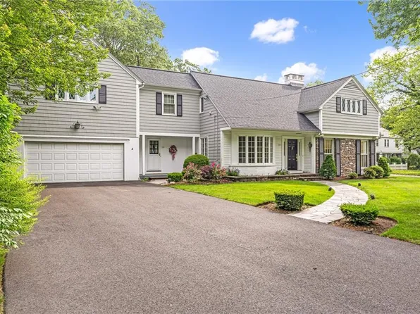 59 King Philip Cir, Warwick, RI 02888