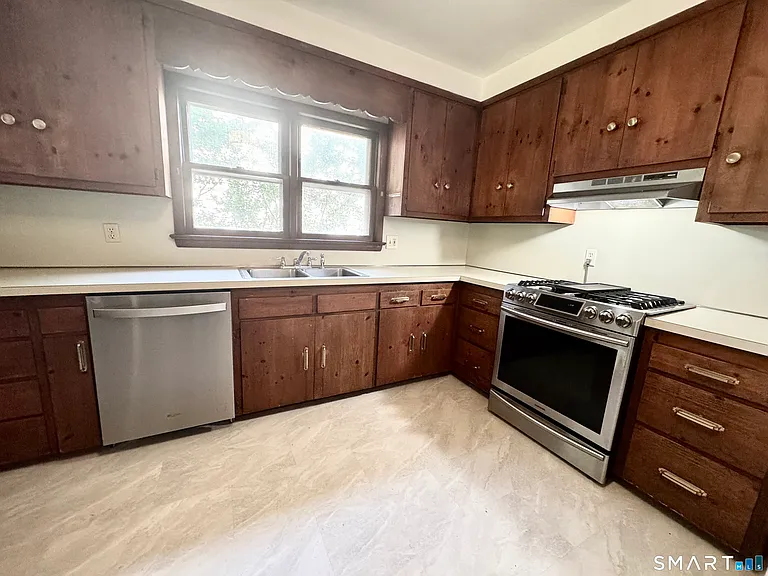 23 Quintard Ave #A — Photo 3