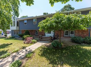 17 Brookbridge Rd, Peabody, MA 01960