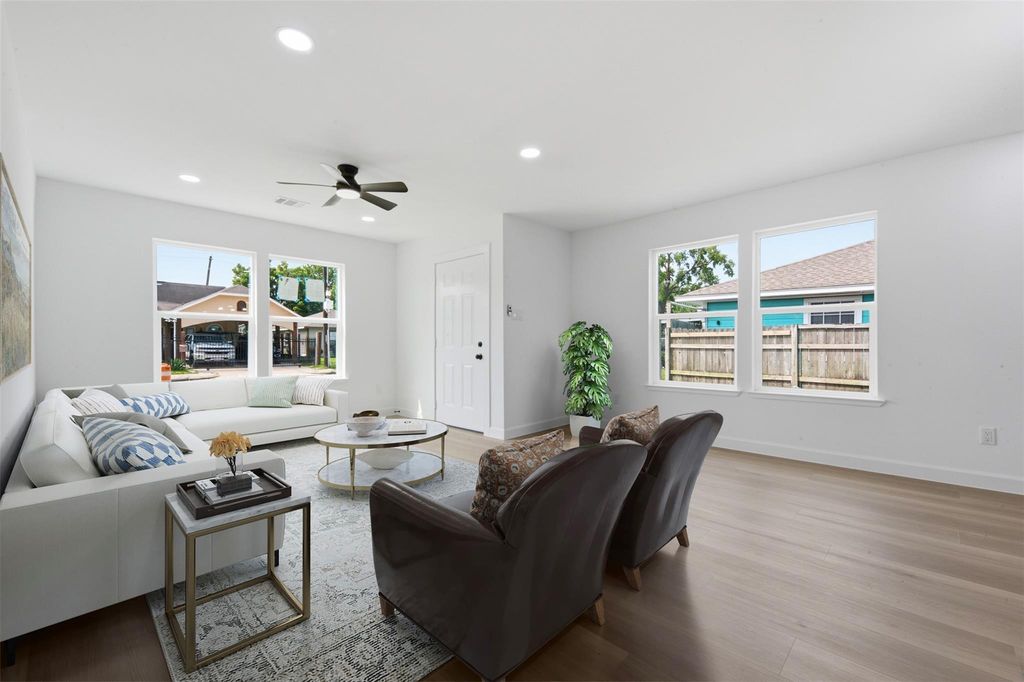 2403 Raymond St, Pasadena, TX - View 3