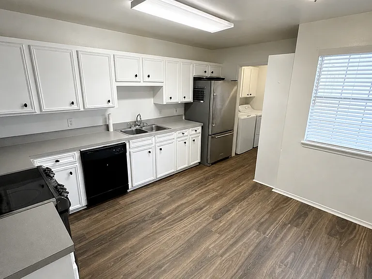 5005 Longstreet Pl #19 — Photo 3