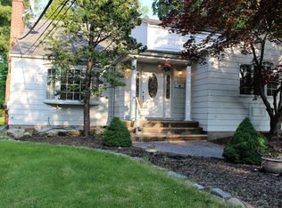 45 Walnut St, Livingston, NJ 07039