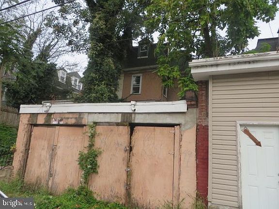 2nd image of 316 W Earlham Ter