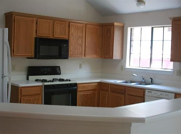 3rd image of 1006 Redbird Dr