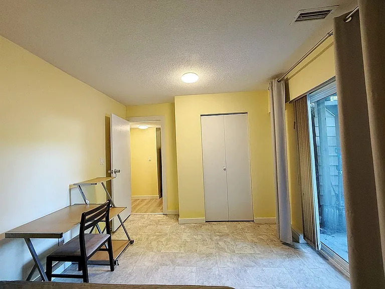 11 Schooner Ct — Photo 2