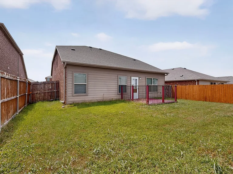 2123 Meadow View Dr — Photo 41