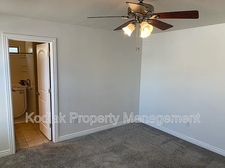 312 N Greenwich Dr — Photo 19