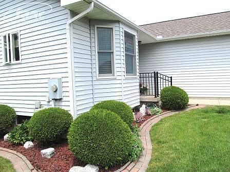 3rd image of 7380 Cross Creek Dr
