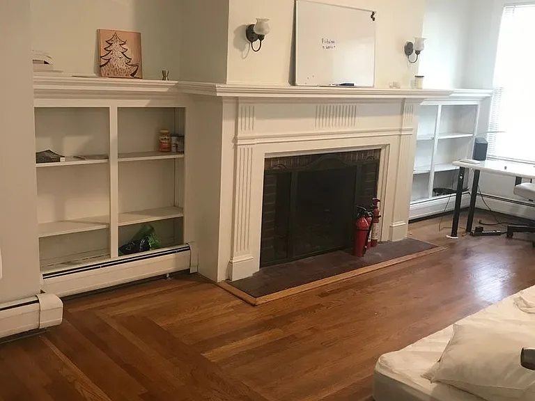 256 Bradley St — Photo 3