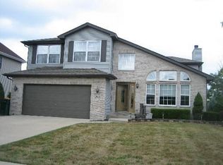 24503 S Lakewoods Ln, Shorewood, IL 60404