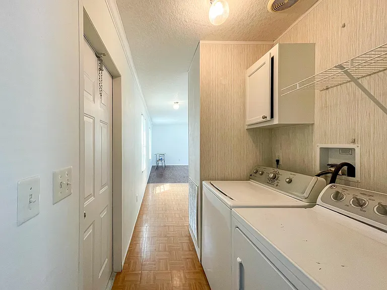 5816 SW Archer Rd #33 — Photo 7