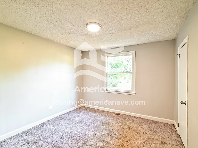 814802_012_bedroom_11.jpg