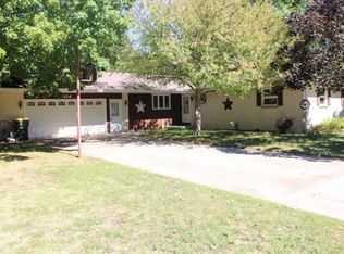 124 Hilltop Dr, Neenah, WI 54956