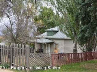 437 4th Ave E, Dickinson, ND 58601